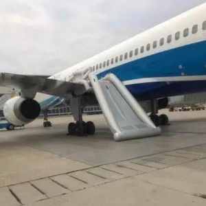 民航飛機上為什么有“滑滑梯”