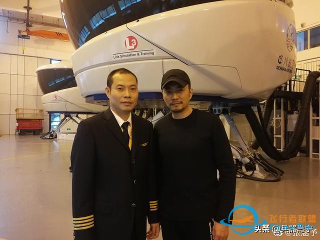 《中國機長》里，他們共同戰勝的是一次教材里從未有過的險情-159