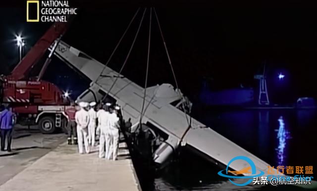 飛機(jī)沒(méi)加油就起飛會(huì)怎樣？看似荒謬的失誤，奪走16條生命-6329