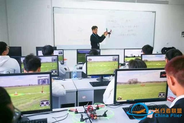 深度解讀：天府通航飛行技術系為啥這么牛？王牌專業考上你就賺了-7158