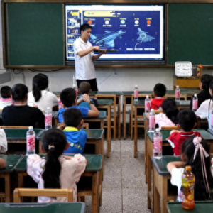 航空航天知識(shí)走進(jìn)暑期課堂