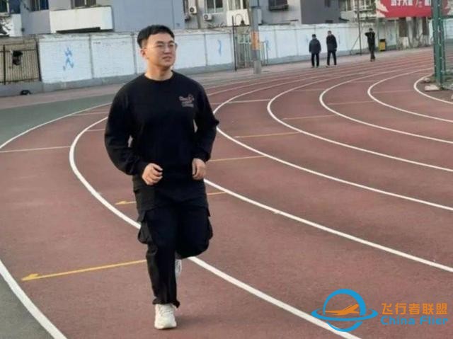 “航空三折疊”，怎么折，都有面-3950