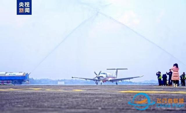 川渝間通用航空短途運輸航線正式開通-6409