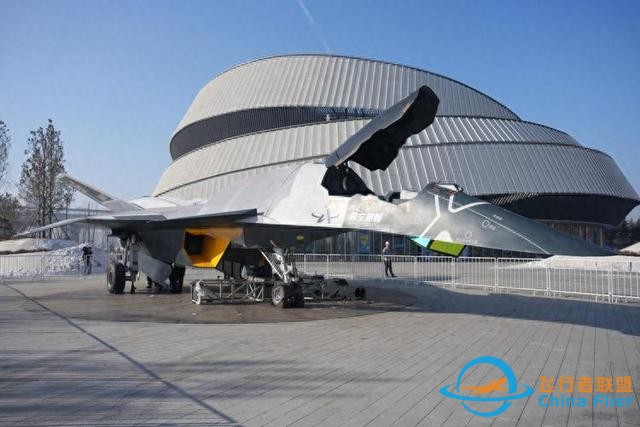 白帝空天戰機模型正式亮相長春凈月-7581