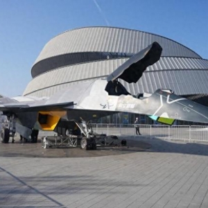 白帝空天戰(zhàn)機模型正式亮相長春凈月