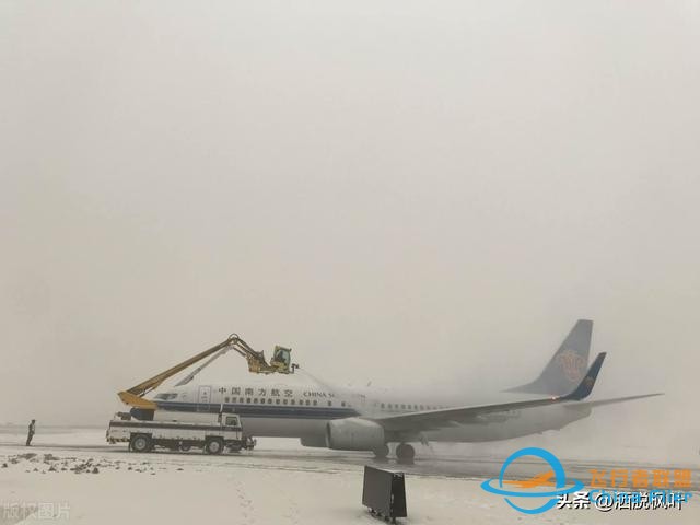 飛機起降必須開飛行模式？技術真相與安全邏輯深度解析-9293